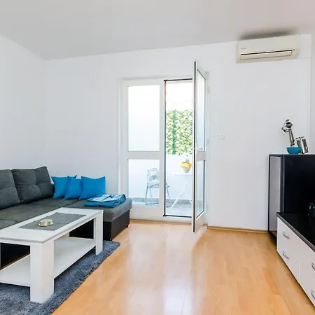Apartment Antej - One Bedroom With Terrace And View *