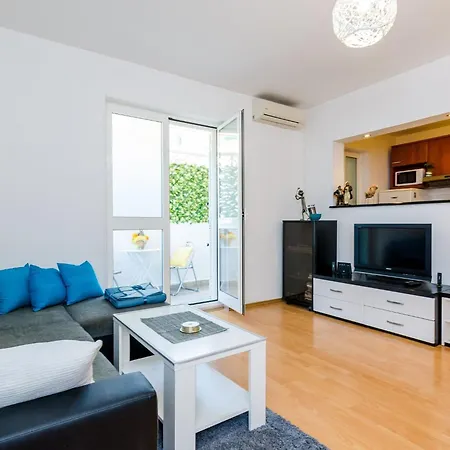 Antej - One Bedroom With Terrace And View *