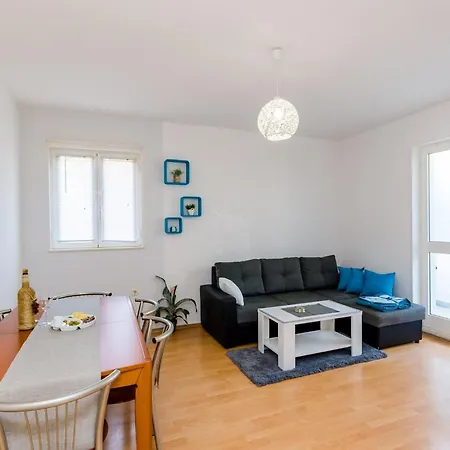 Antej - One Bedroom With Terrace And View Apartment *