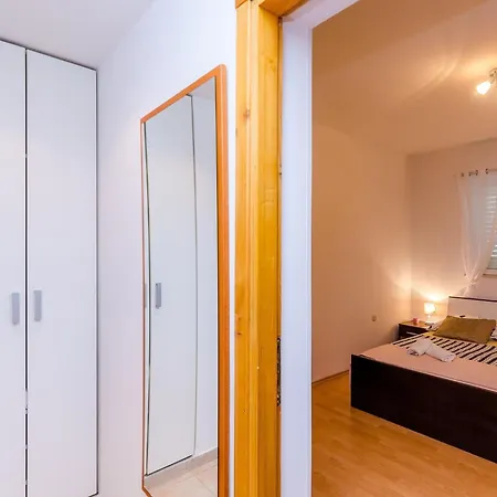 Antej - One Bedroom With Terrace And View Apartment